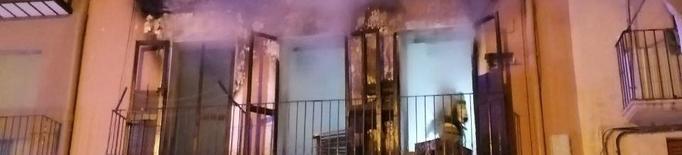 Un incendi a un pis de Balaguer deixa tres ferits, un d'ells en estat greu