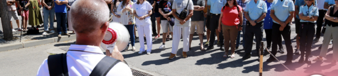 Un centenar de persones protesten a Lleida contra les agressions als treballadors de presons