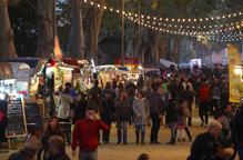 Dotze mil persones passen pel festival de ‘food trucks’