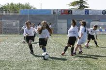 Més de cent jugadores el dia del futbol femení