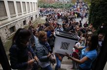 Votació massiva a Lleida a favor del SÍ tot i les càrregues policials