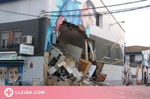 S'esfondra la façana d'un bloc de dos pisos buit a Torregrossa