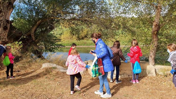 Infants de la Granja d'Escarp descobreixen el medi a l'aiguabarreig