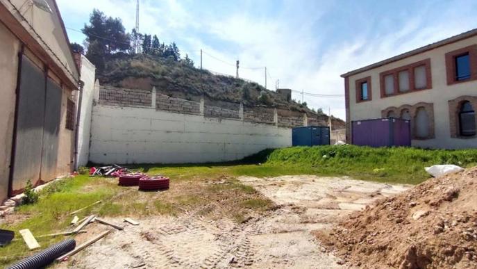 Llum verda al primer parc caní urbà d’Almacelles