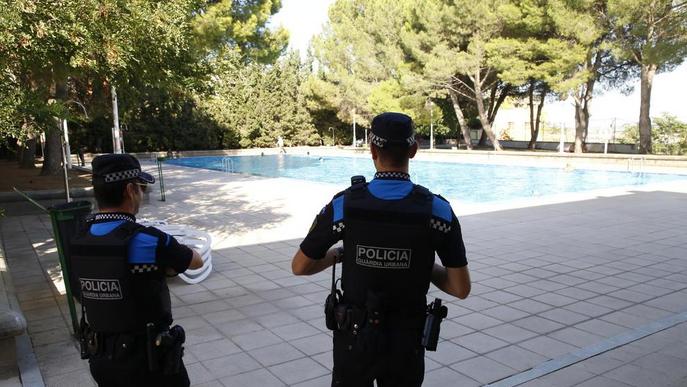 El jove ofegat va saltar la tanca de les piscines de Gardeny amb 2 companys més