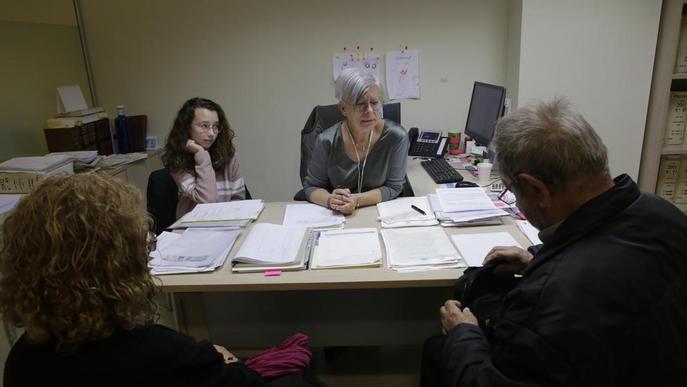 Una alumna del Claver treballa com a notària per un dia