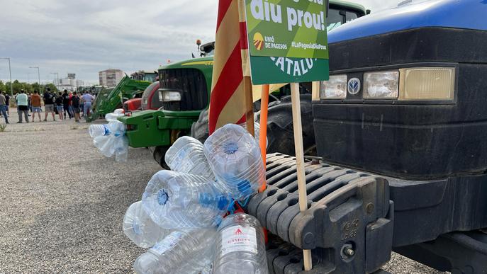 ⏯️ Un centenar de tractors es concentren a Lleida per exigir solucions davant la sequera