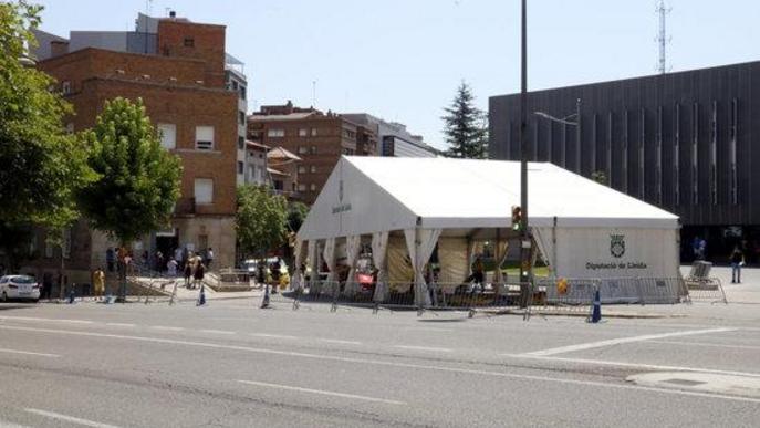 Pla general de la carpa instal·lada al costat del CUAP Prat de la Riba de Lleida