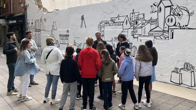 Lleida renova el mural del Carrer Sant Antoni pintant monuments representatius de la ciutat