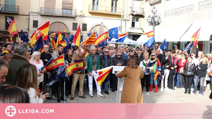 ⏯️ Unes 200 persones es concentren a Lleida contra l'amnistia en la convocatòria del PP